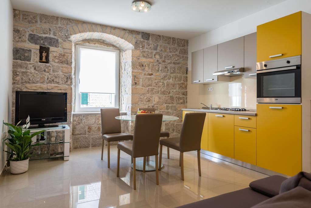 Mila Apartment Sinj Εξωτερικό φωτογραφία